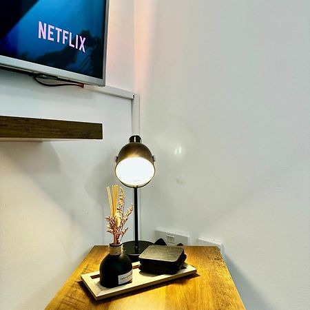 Rnm - Business Professional & Top Choice, Private Access & Entire Place, Kitchen & Washroom With Amenities, Smart Tv, Easy Access, Fast Wifi, Parking Nearby, Great Transport Links 黑尔斯欧文 外观 照片